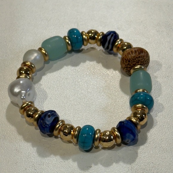 Beaded Stretch Bracelet Gold Accent Pearl Turquoise Blue Unique Design - Picture 4 of 4